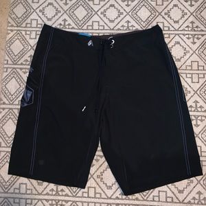 Volcom boardshorts size 36